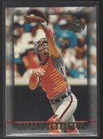 Embossed #122 Mickey Tettleton 1995 Topps Baseball Card (Ungraded)