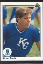 #712 Storm Davis 1990 Upper Deck
